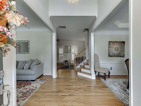 3rd image of 3349 Collier Point