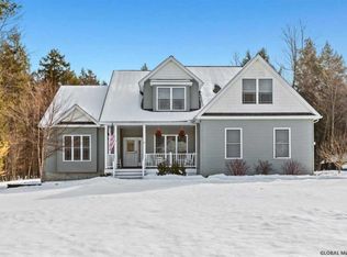 24 Oakwood Ct, Ballston Spa, NY 12020
