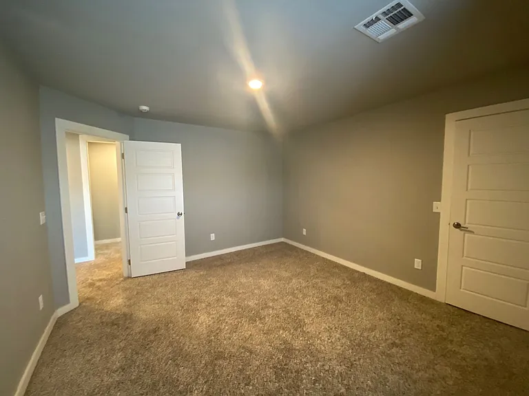 17612 Hampton Park Dr #B — Photo 26