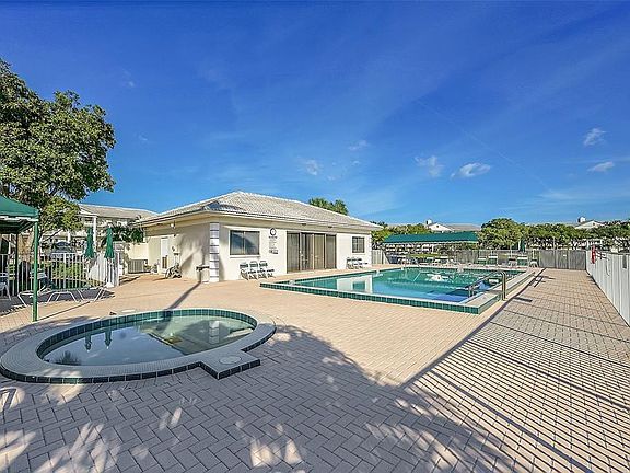 2nd image of 6109 Balboa Circle #305