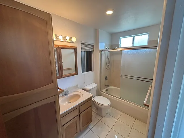 114 Bay St #B — Photo 4