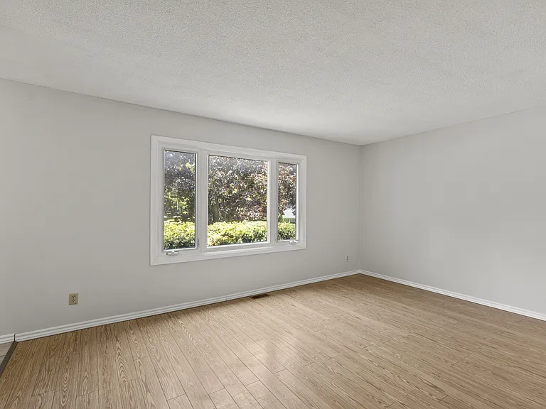 477 Rippleton Rd — Photo 5