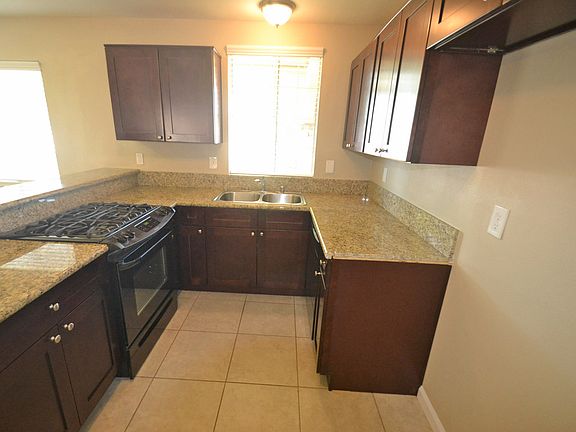 3rd image of 9560 Niagara Dr