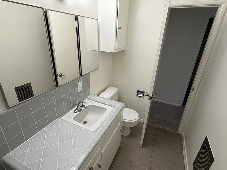 1130 N Louise St — Photo 10