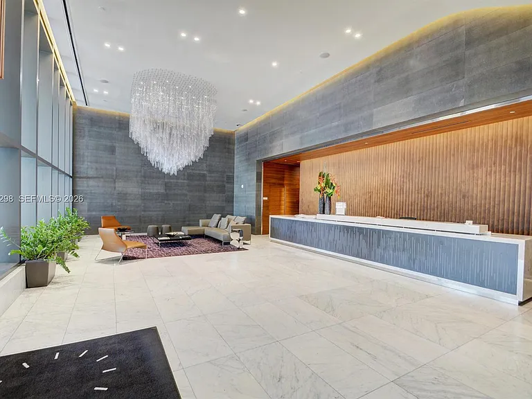 88 SW 7th St #1511 — Photo 10
