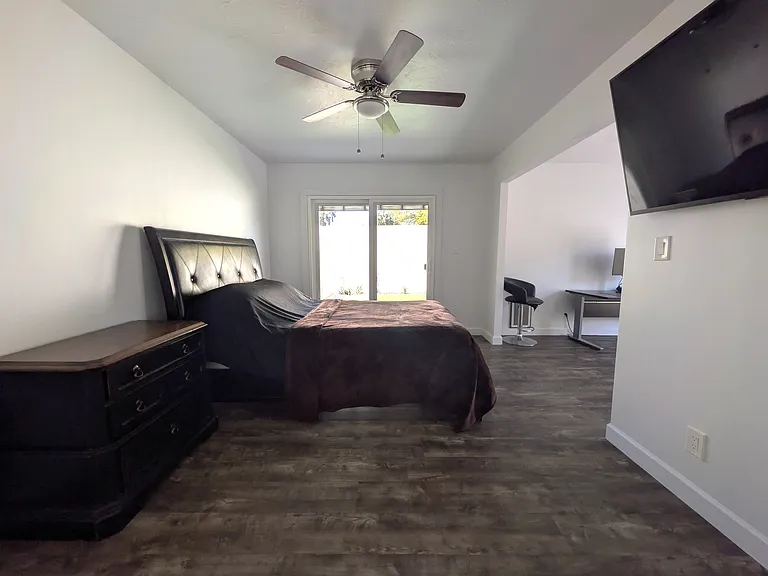 1022 W Mission Ln — Photo 13
