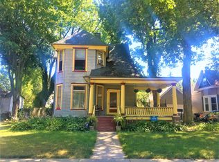 617 W White St, Champaign, IL 61820