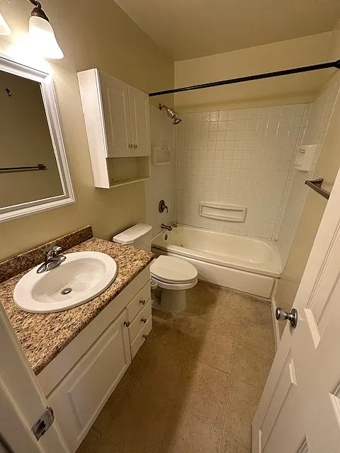 2 bed, 1300 sqft, $2,895 — Photo 3