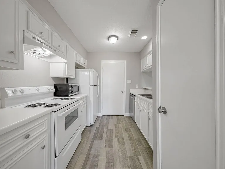 13607 Ravensway Dr #A — Photo 8