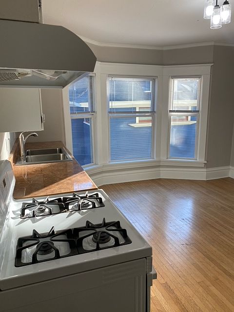1st image of 558 Madison Ave SE #4