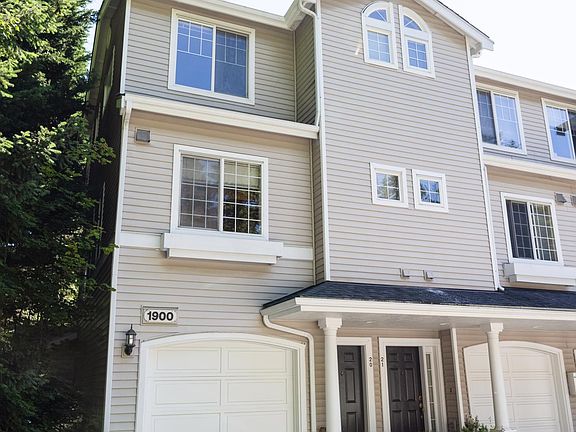 4th image of 1900 132nd Ave SE