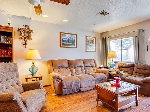 5th image of 622 N Harding St