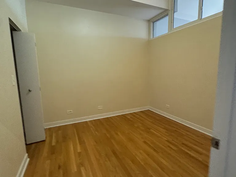 1 S Leavitt St #405 — Photo 2