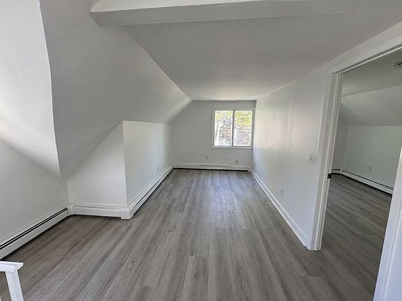 4th image of 52 Carroll St APT 4
