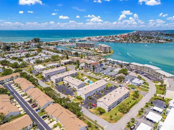 255 Capri Cir N APT 32, Treasure Island, FL 33706