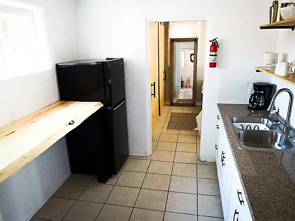 4th image of 219 Girard Blvd SE #3F