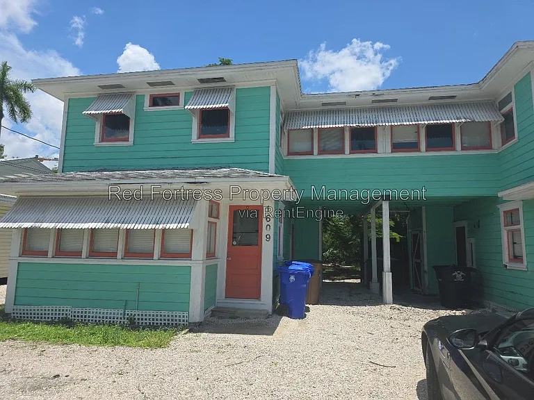 1609 Poinsettia Ave — Photo 10