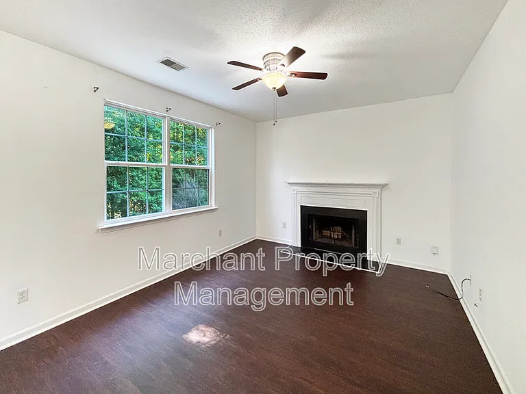 1 Appleton Ln — Photo 8