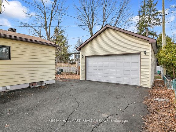 3rd image of 1206 Checkers Rd