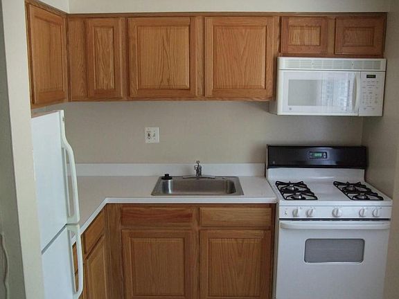 2nd image of 831 Locust St #Ty34m05qk