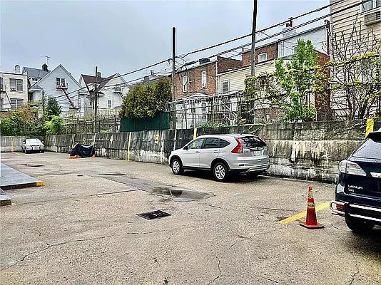 2nd image of 2021 84th St APT 3C