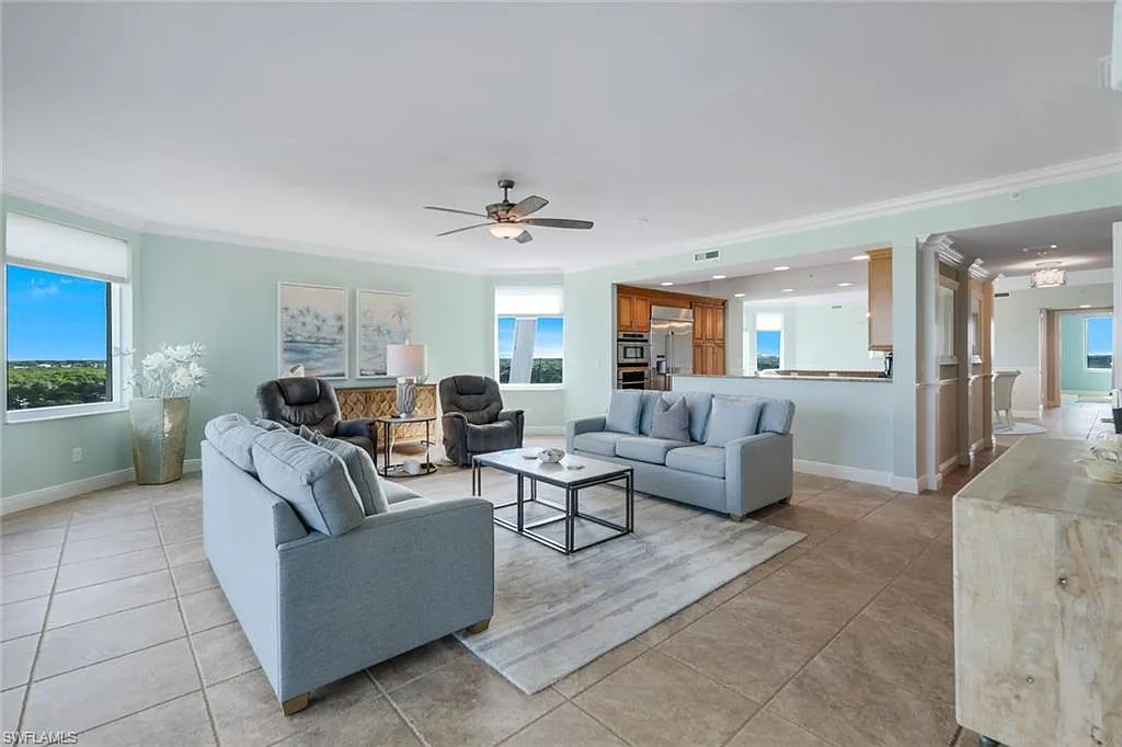 3 bed, 3.0 bath, 2893 sqft, $23,000 — Photo 4