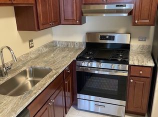 Huntington Square Apartments, Mount Prospect, IL 60056