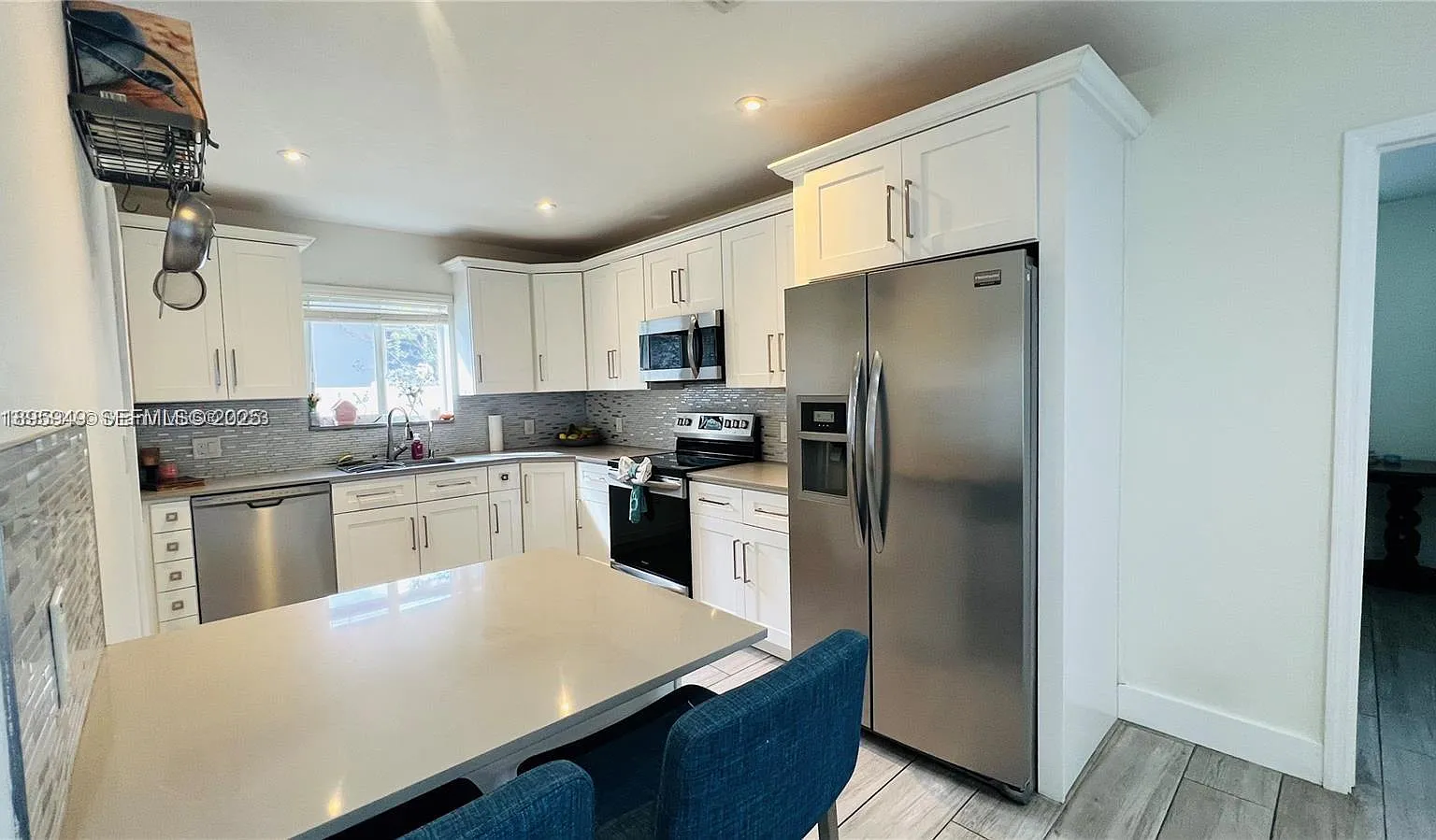 3 bed, 1341 sqft, $4,300 — Photo 1