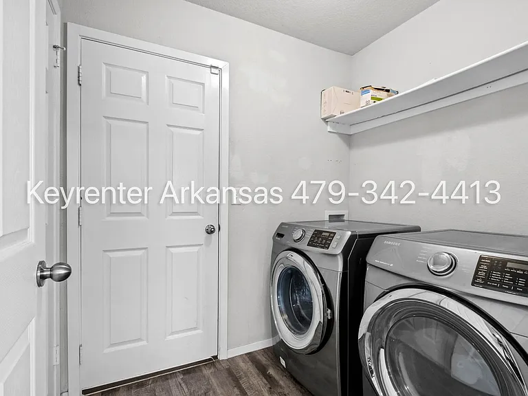 1600 Edinburgh Dr — Photo 24