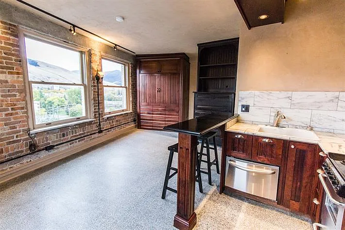 131 S Higgins Ave #7-4 — Photo 5