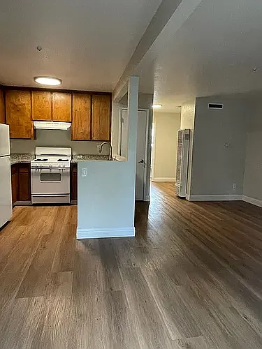 North Dutton Place Apartments — Photo 14