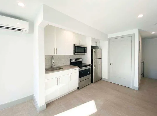 Rented by ERNY LLC | media 59