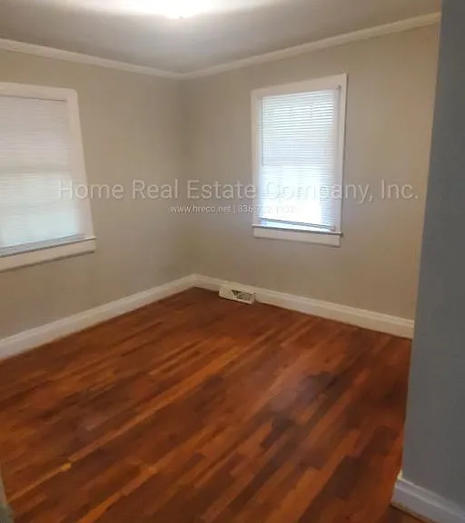 2705 Ludwig St — Photo 5