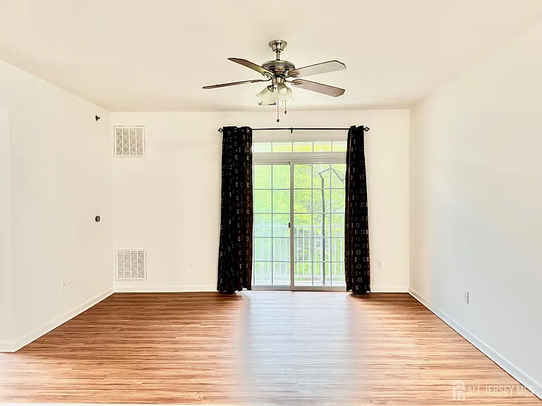 3033 Edward Stec Blvd — Photo 4