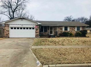 201 S D St, Blackwell, OK 74631