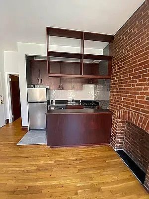 2nd image of 28 W 125th St APT 1B