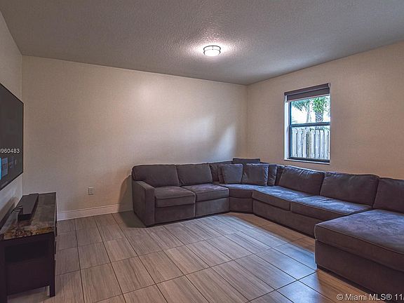 5th image of 10391 NW 89th Ter