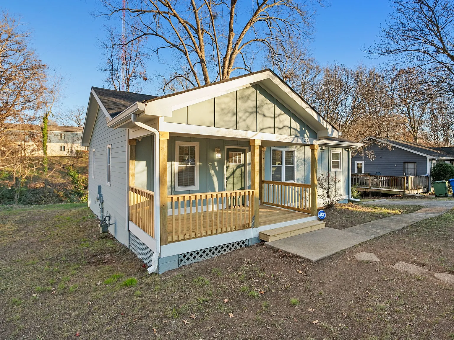 127 Marona St NE — Photo 2