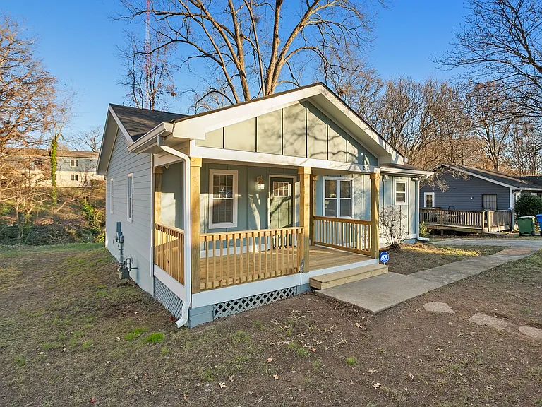 127 Marona St NE — Photo 2