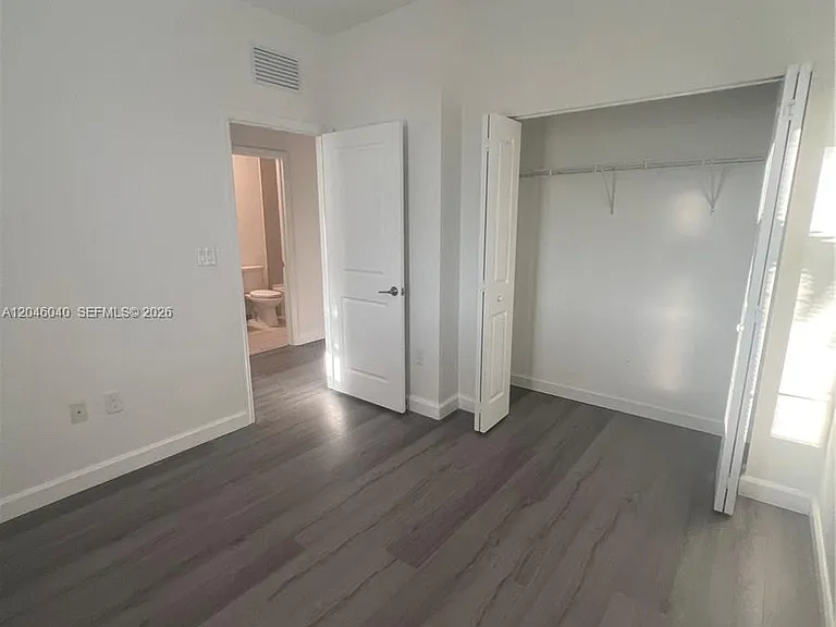 21447 NE 2nd Pl — Photo 31