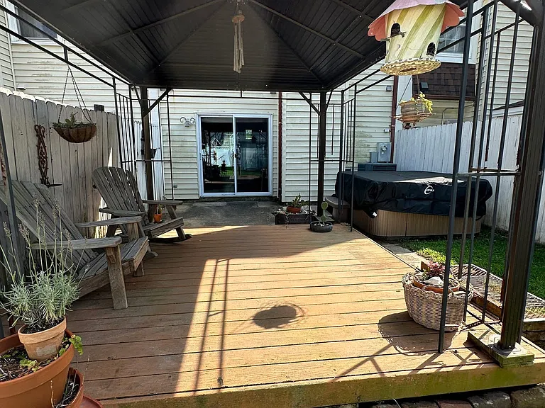 914 C Ave — Photo 2