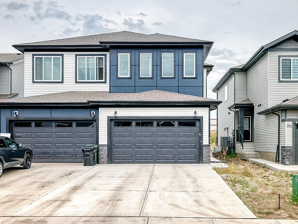 1st image of 215 Savoy Cres