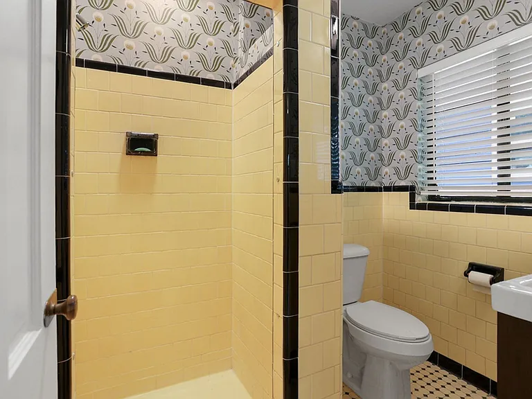 404 Gordonston Ave — Photo 23