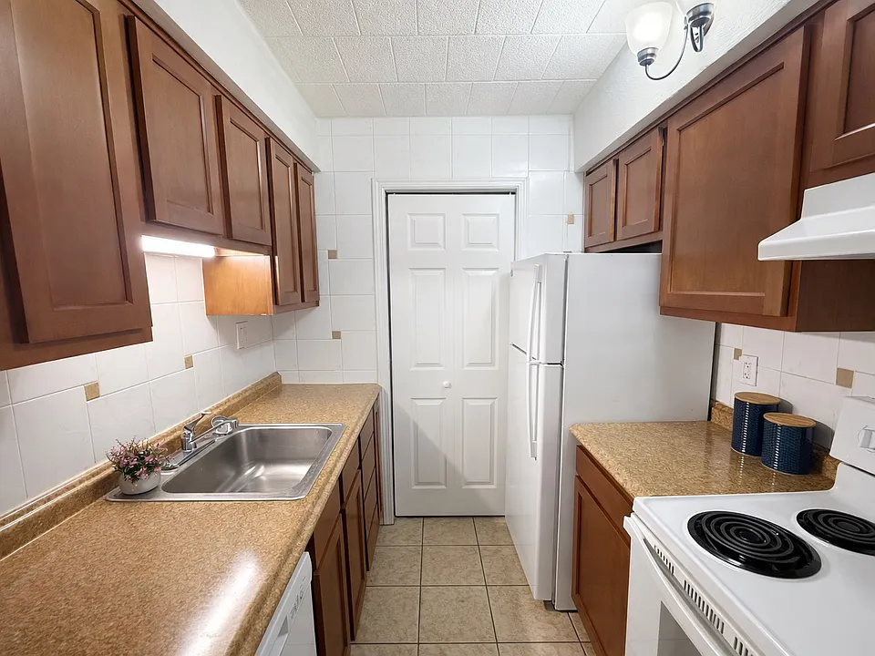 1BR With Patio