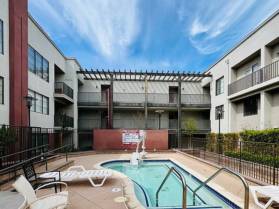 Jacuzzi hot tub / whirlpool