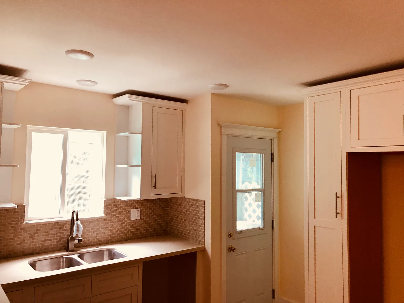 4 bed, 1600 sqft, $4,295 — Photo 4