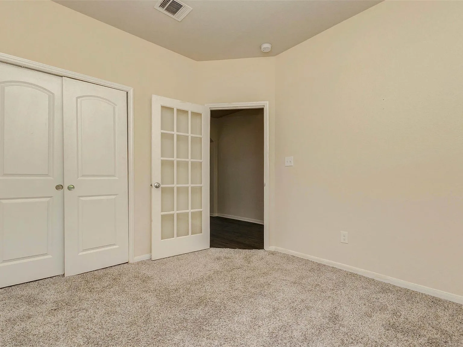 4 bed, 3.5 bath, 2447 sqft, $2,599 — Photo 4