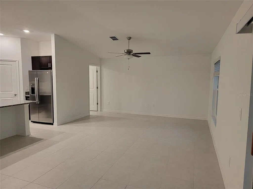 3 bed, 2.0 bath, 1555 sqft, $2,095 — Photo 4