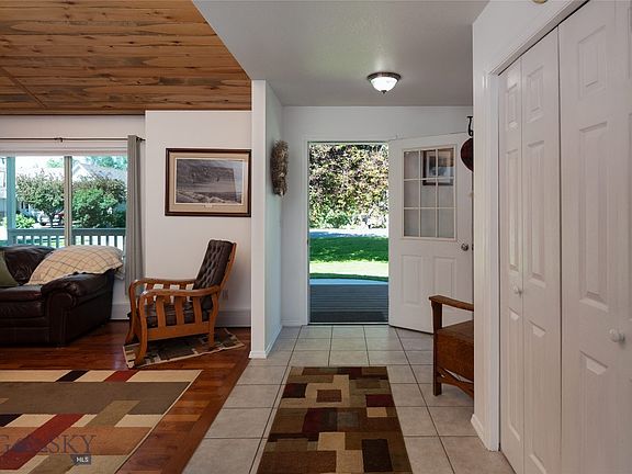5th image of 113 Hemlock St