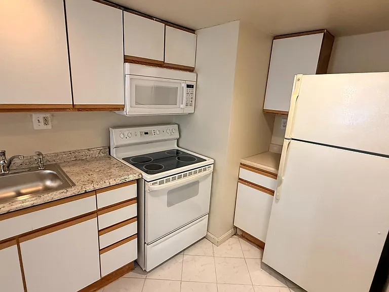 33 Randolph Pl NW #B — Photo 8
